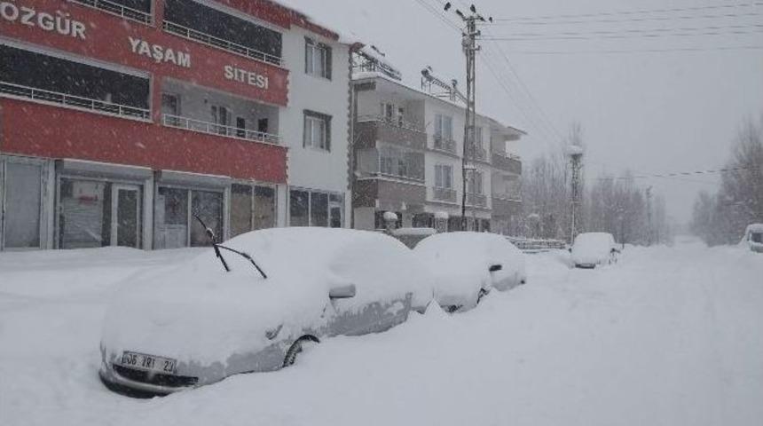 Varto&rsquo;da Kar Yağışı