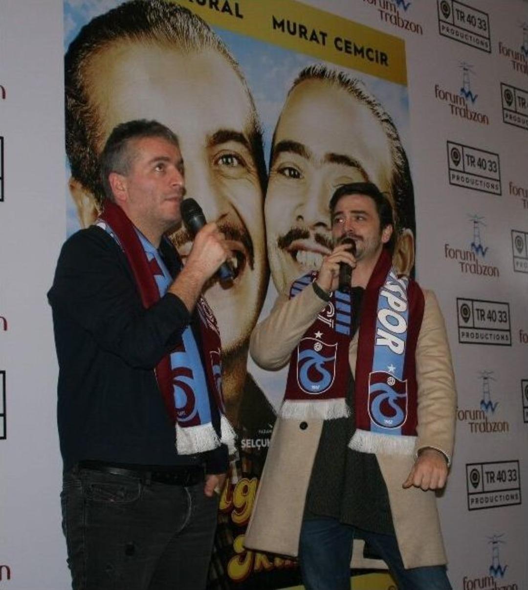 &rsquo;&ccedil;algı &Ccedil;engi&rsquo;nin Başrol Oyuncuları &Ouml;nce Kuymak Yedi, Sonra Hayranlarıyla Buluştu