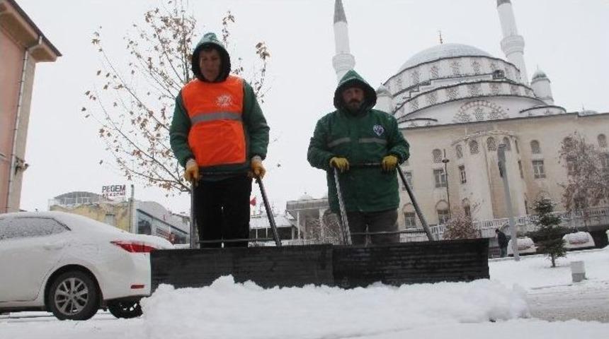 Elazığ&rsquo;da 383 K&ouml;y Yolu Kapandı