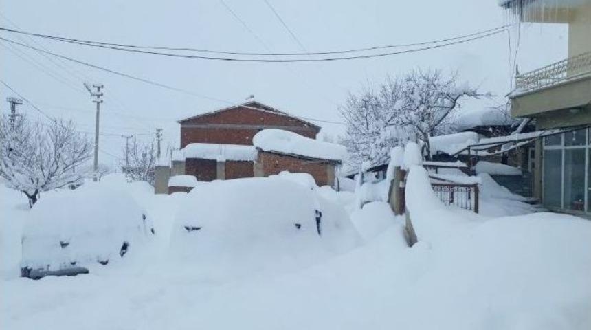 Bing&ouml;l Yedisu&rsquo;da Kar Kalınlığı 50 Santimetreye Ulaştı