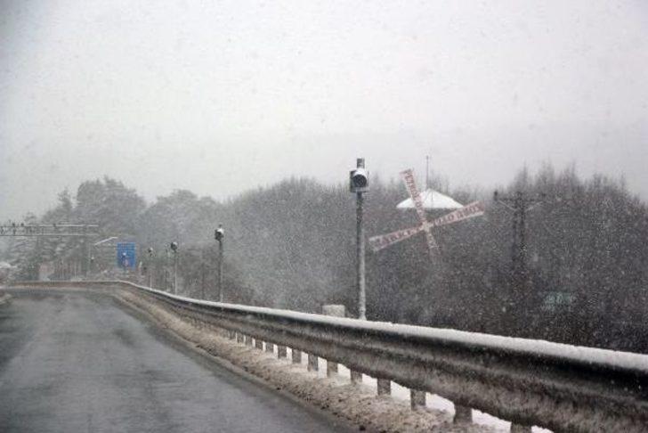Bolu Dağı'nda Kar Ulaşımı Zorlaştırdı G2