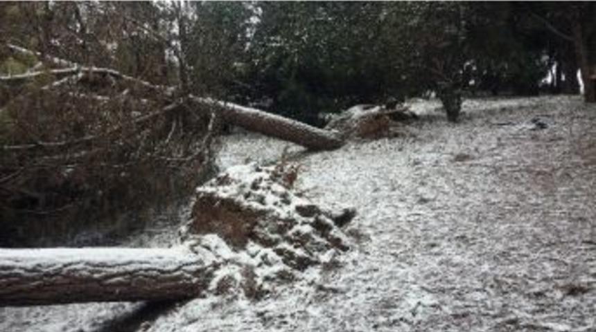 İstanbul&rsquo;da Kar Yağışı Etkisini S&uuml;rd&uuml;r&uuml;yor