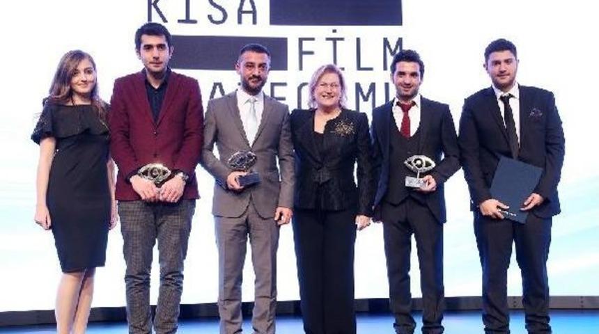 &lsquo;M&uuml;lteci Kadınlar&rsquo; Temalı Sabancı Vakfı Kısa Film Yarışması&rsquo;Nda &Ouml;d&uuml;ller Sahiplerini Buldu