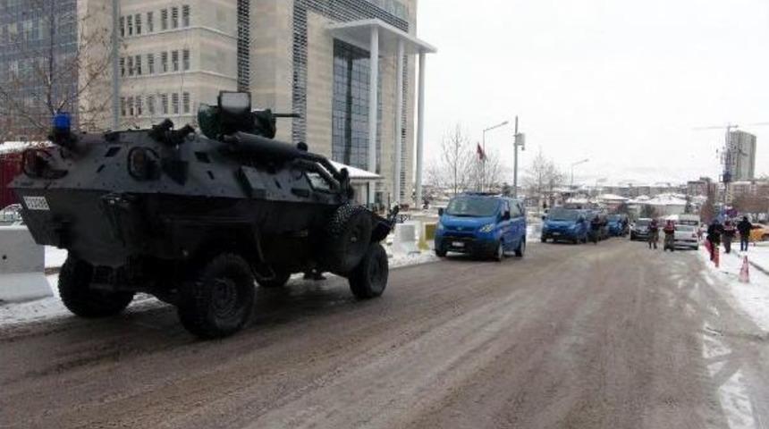 Elazığ'da G&ouml;zaltındaki 23 Askeri Personel Adliyeye Sevk Edildi