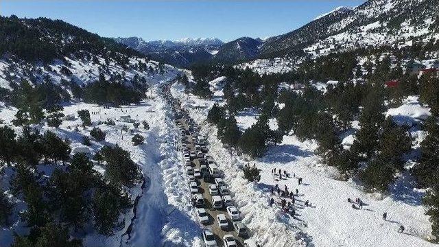 Adanalılar Kar Şenliği İçin Kızıldağ’da Buluşuyor