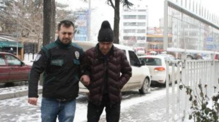 D&uuml;zce'de Fet&ouml;'den Aranan Emniyet M&uuml;d&uuml;r&uuml;, Bolu'da Otelde Yakalandı