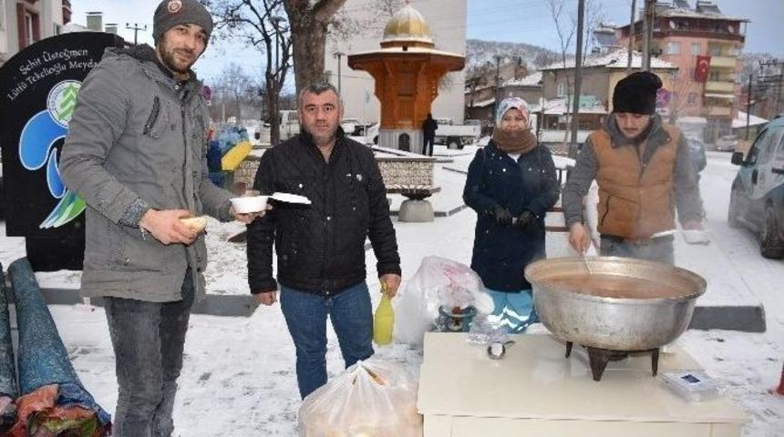 Belediyeden Karda &Ccedil;orba İkramı