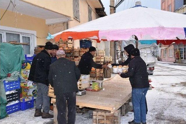 Belediyeden Karda Çorba İkramı