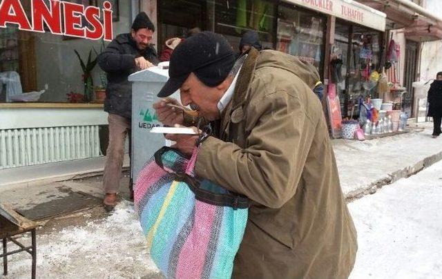 Belediyeden Karda Çorba İkramı