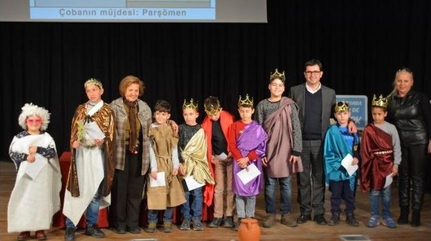 Bergama&rsquo;da &Ccedil;ocuklar İ&ccedil;in Rengarenk Şenlik