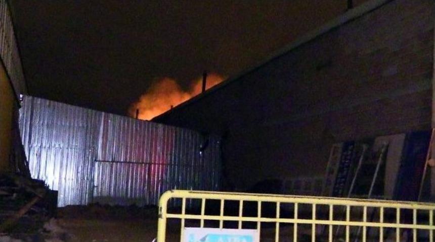 Konya&rsquo;da Mobilya At&ouml;lyesinde Yangın