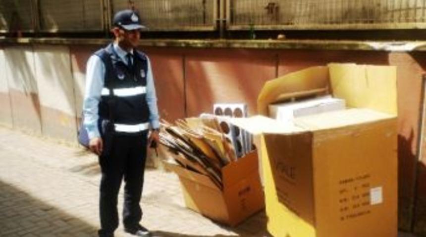 İzmit Zabıtası Denetimlerini S&uuml;rd&uuml;r&uuml;yor