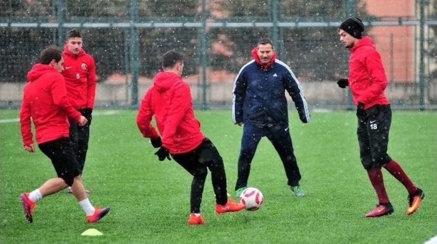 İneg&ouml;lspor Erg&uuml;n Penbe İle İlk Ma&ccedil;ına Hazırlanıyor