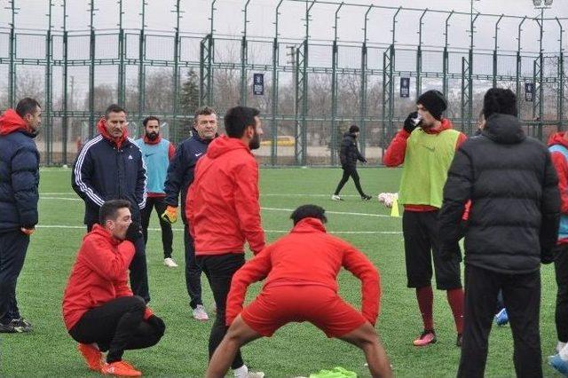 İnegölspor Ergün Penbe İle İlk Maçına Hazırlanıyor