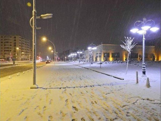 Malatya’da Kar Yağışı Etkili Oldu