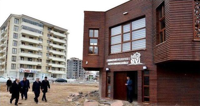 Yeşilyurt Belediyesi Fethi Gemuhluoğlu Bilgi Evi Tamamlandı