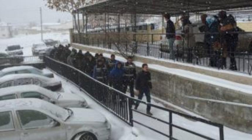 Karaman&rsquo;da Fet&ouml;/pdy Operasyonunda G&ouml;zaltındaki 15 Kişi Adliyeye Sevk Edildi