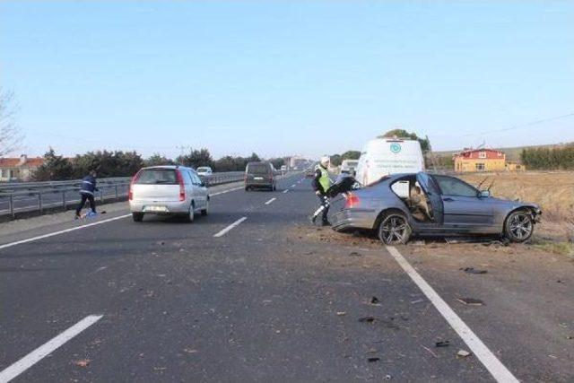 Takla Atan Otomobilde Anne Öldü, 2 Oğlu Yaralandı