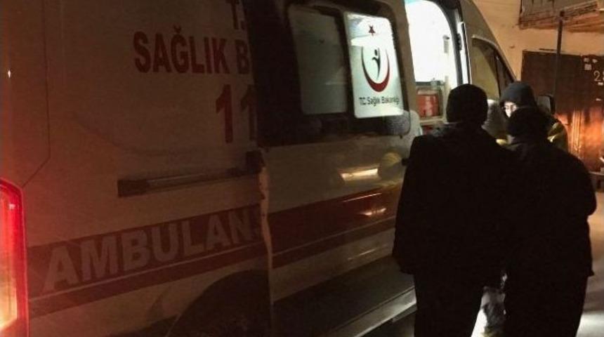 Kar Nedeniyle Mahsur Kalan Hastaya G&uuml;&ccedil;l&uuml;kle Ulaşıldı