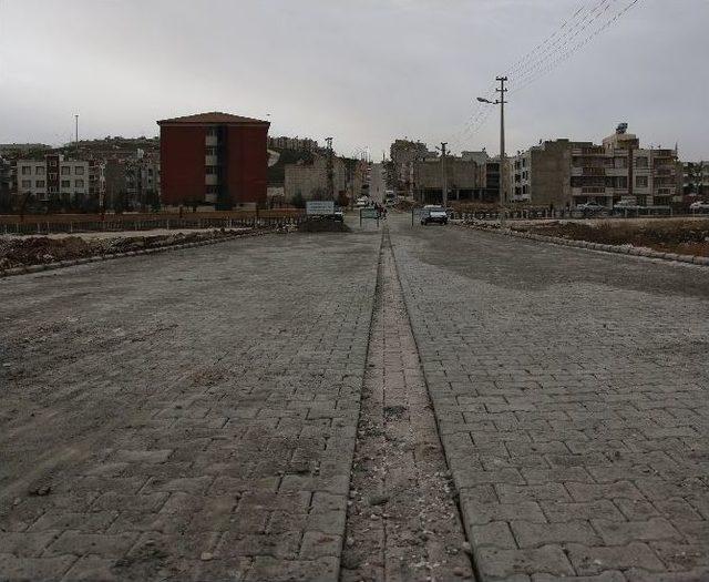 Haliliye Belediyesi İlçedeki Yol İhtiyaçlarını Birer Birer Gidiyor