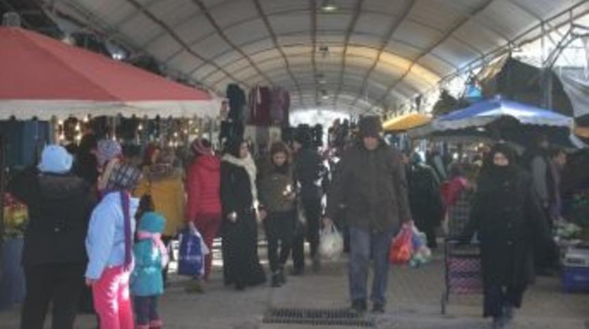 Halk Pazarına Hareketlilik Geldi