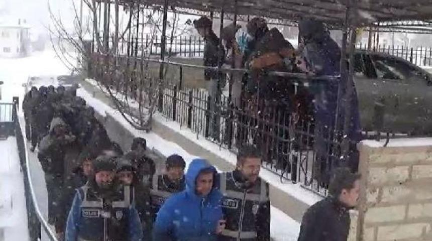 Karaman'da Fet&ouml;'den 14 Kişi Tutuklandı