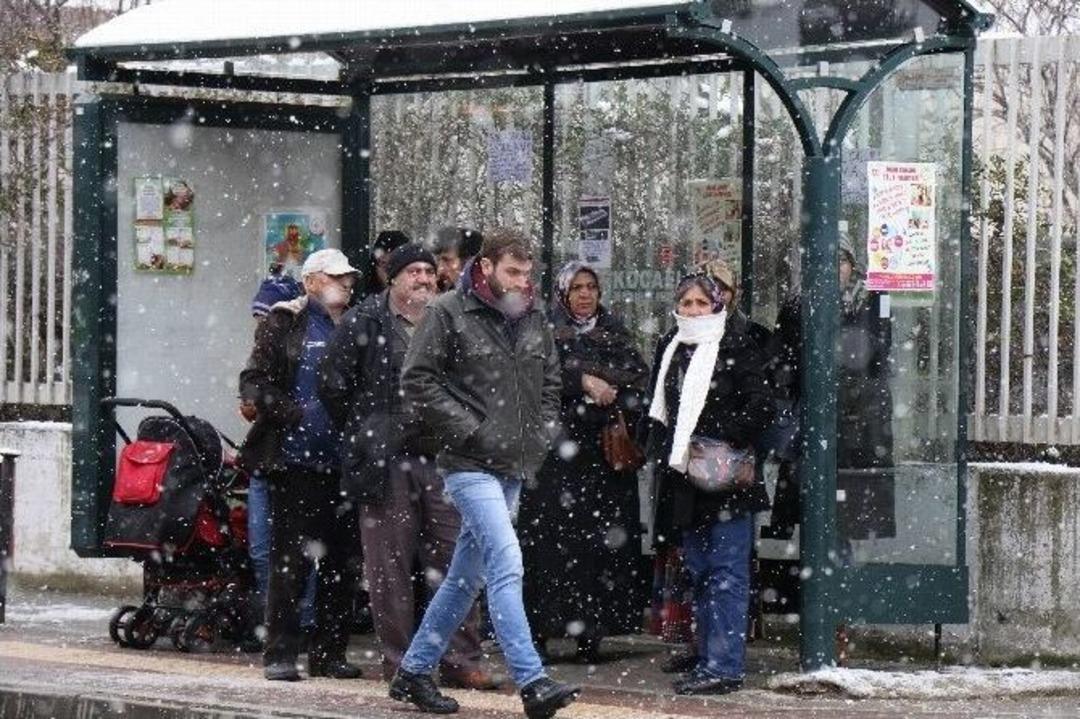 Kocaeli&rsquo;nde Yoğun Kar Yağışı
