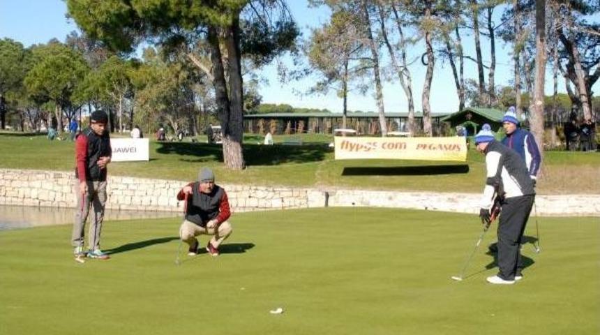 Bakan &Ccedil;avuşoğlu: T&uuml;rkiye'de G&uuml;venlik Sorunu Yoktur