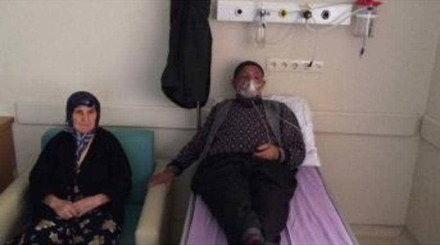 G&ouml;lbaşı&rsquo;Nda, Sobadan Sızan Gazdan Zehirlenen &Ccedil;ift Hastanelik Oldu