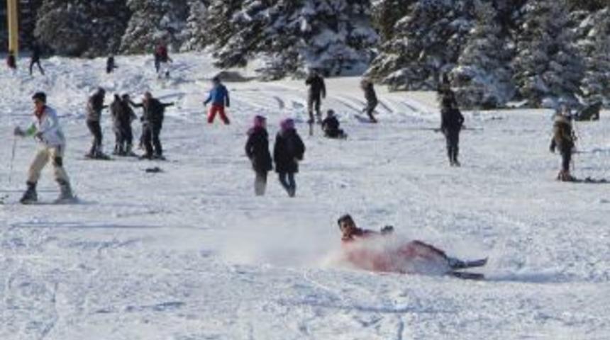 Uludağ&rsquo;da Kar Kalınlığı 2 Metreye Yaklaştı