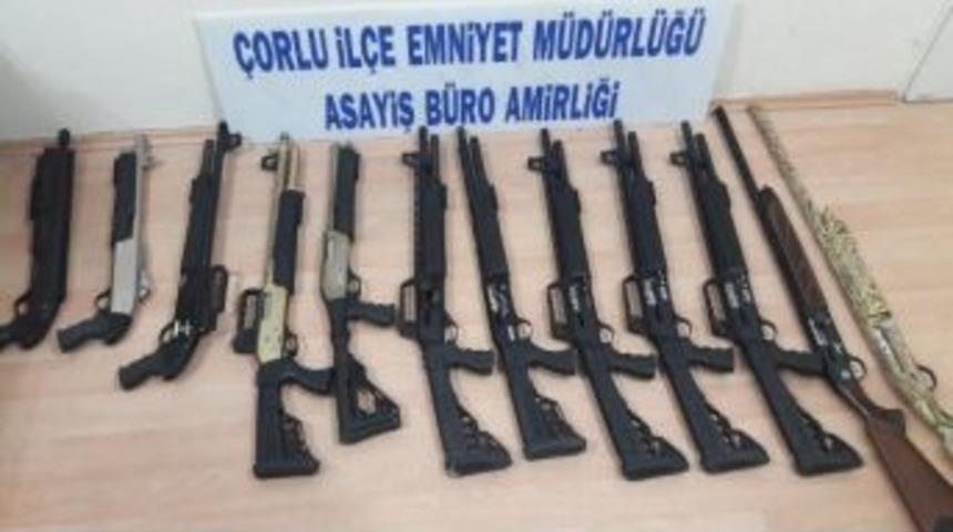 Kargo Kolisinden 12 T&uuml;fek &Ccedil;ıktı