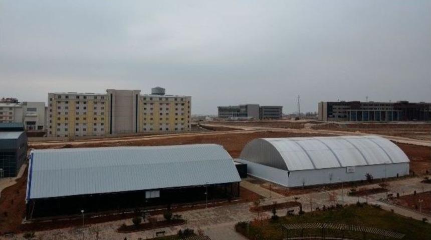 Kapalı Halı Sahaların İnşaatı Bitti