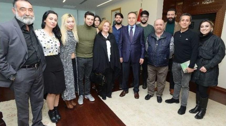 &rsquo;şeytanın Kabilesi Semur&rsquo; Filminin Ekibi Vali Altıparmak&rsquo;ı Ziyaret Etti