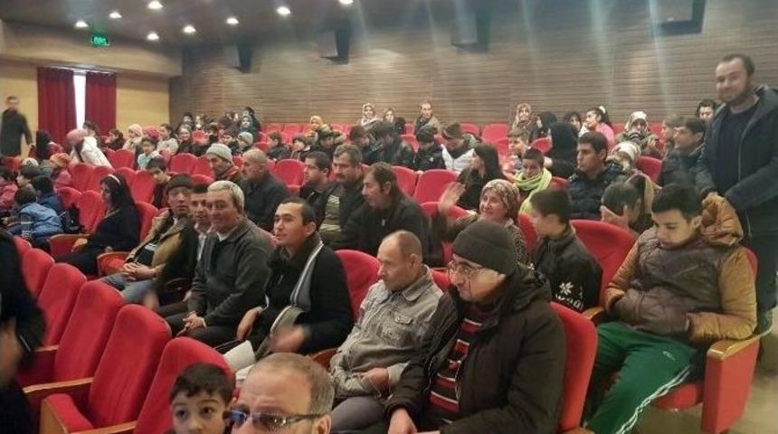 Başkan Akkaya&rsquo;dan &Ccedil;ocuklara S&ouml;mestr Armağanı