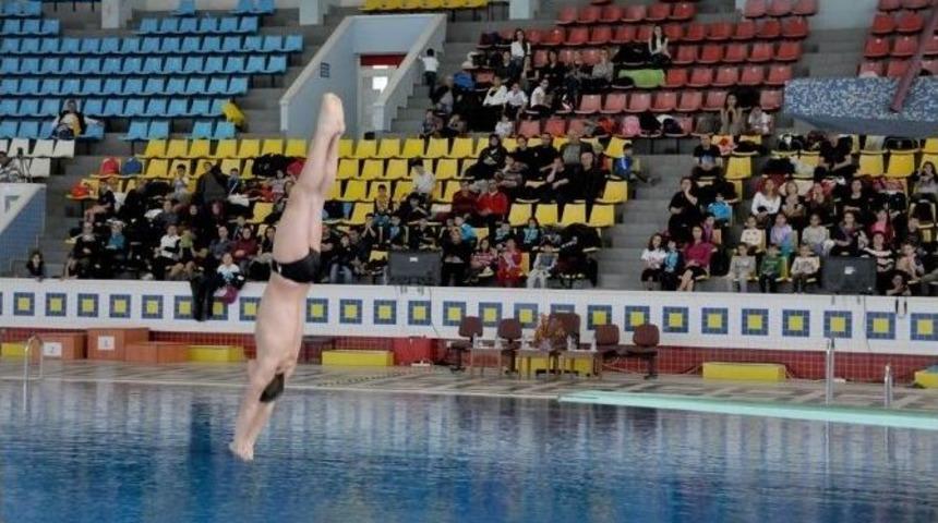 Om&uuml; Olimpik Y&uuml;zme Havuzuna Mavi Bayrak