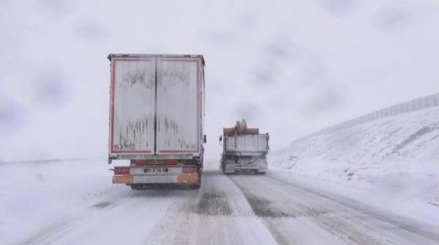 Kar Ulaşımı Aksattı