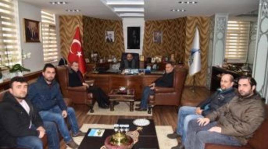 Başkan &Uuml;z&uuml;lmez Konuklarını Ağırladı