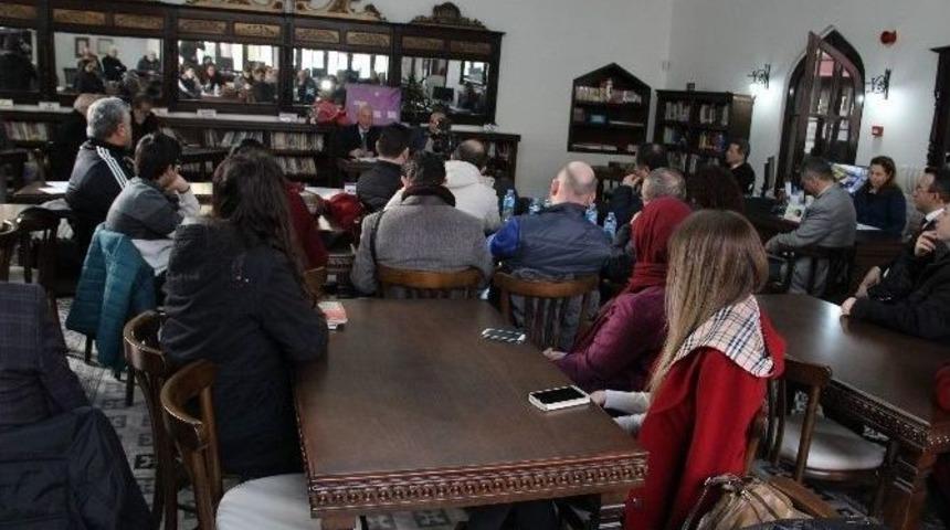 Manisalı Yazar Engin Topuz Okurlarıyla Buluştu