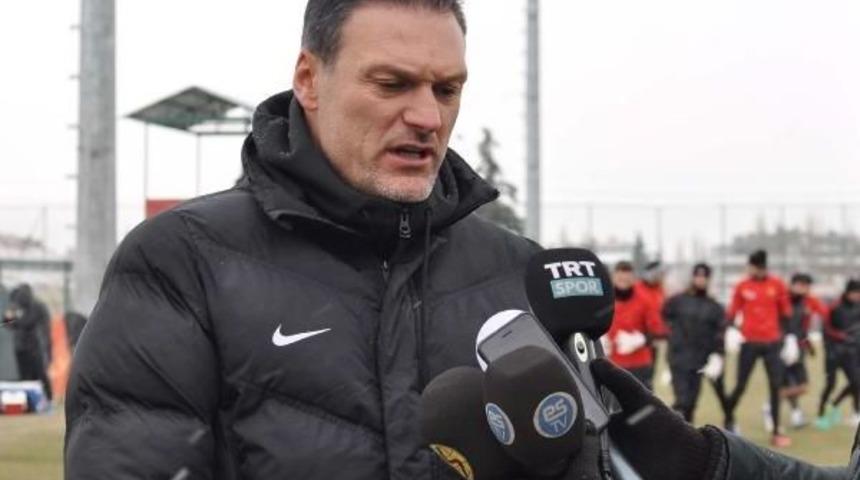 Eskişehirspor Teknik Direktörü Özalan: Süper Lig'deki 3 Takımdan Bana Teklif Geldi