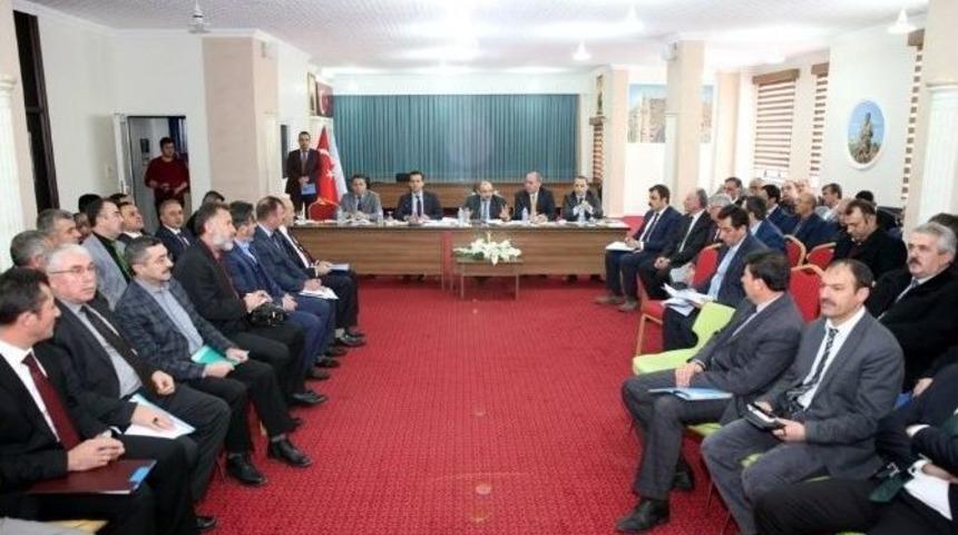 Vali Ustaoğlu, Eğitimcilerle Bir Araya Geldi