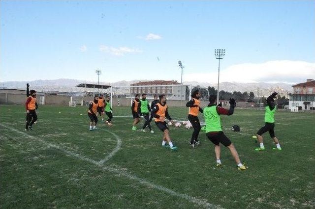 Nazilli Belediyespor Kanat Varyasyonları Ve Taktik Çalıştı