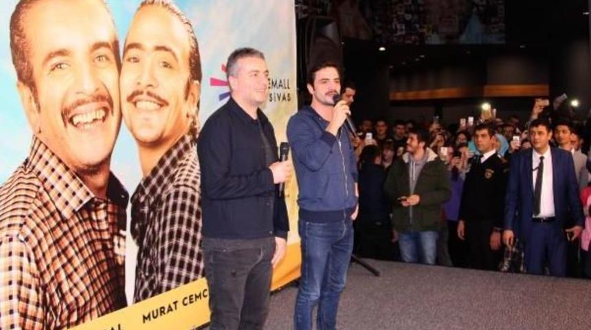 '&ccedil;algı &Ccedil;engi İkimiz' Filmi Oyuncuları Sivas'ta Hayranlarıyla Buluştu