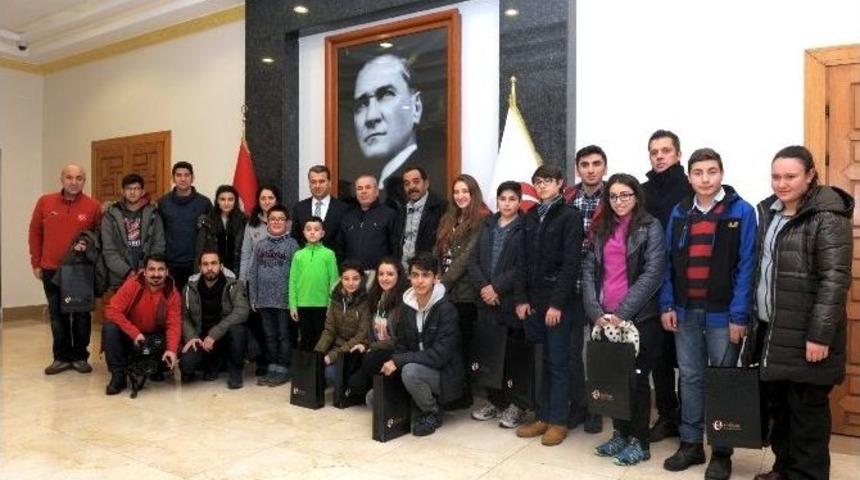 Sivas Sportif Havacılık Kul&uuml;b&uuml; &Uuml;yeleri Vali &Ccedil;elik&rsquo;i Ziyaret Etti