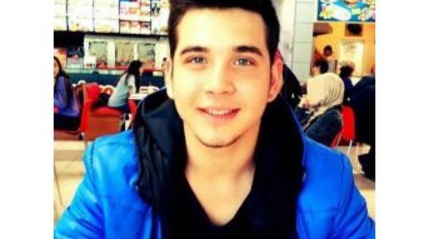 Toprağa G&ouml;m&uuml;l&uuml; Cesedi Bulunan Gen&ccedil; Toprağa Verildi