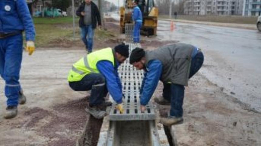 Kartepe Belediyesi, Birlik Caddesinde Yağmursuyu Izgara &Ccedil;alışması Yaptı