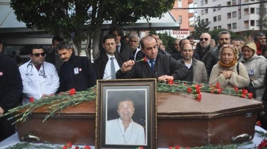 Pratisyen Doktor İçin Cenaze Töreni Düzenlendi