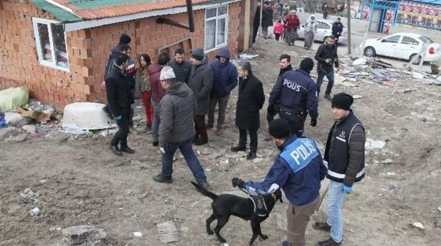 Polisi Görünce Bonzaiyi Kömür Sobasında Yakmaya Çalışırken Yakalandı