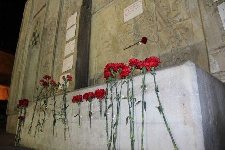 Beyoğlu’nda Bir Kişinin Donarak Hayatını Kaybettiği Yere Karanfiller Bırakıldı G4