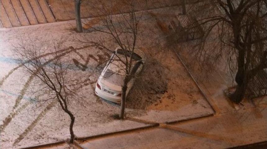 Yollar Buz Pistine D&ouml;nd&uuml;, Kazalar Art Arda Geldi