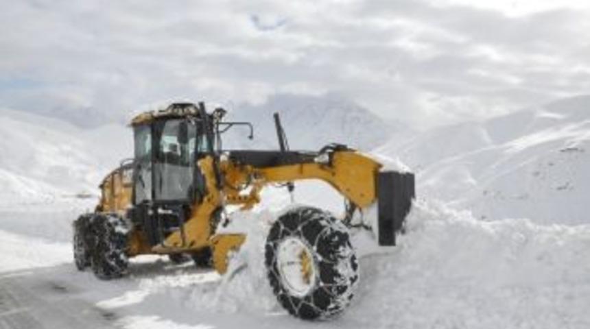 Hakkari&rsquo;de 103 K&ouml;y, 247 Mezra Yolu Ulaşıma Kapandı